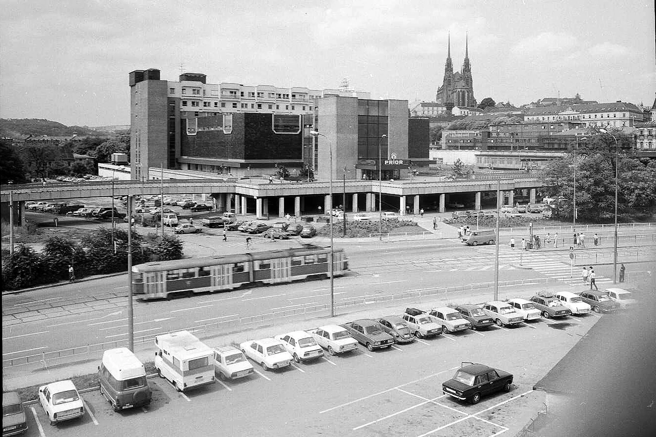 Obchodní dům Prior v Brně v roce 1986
